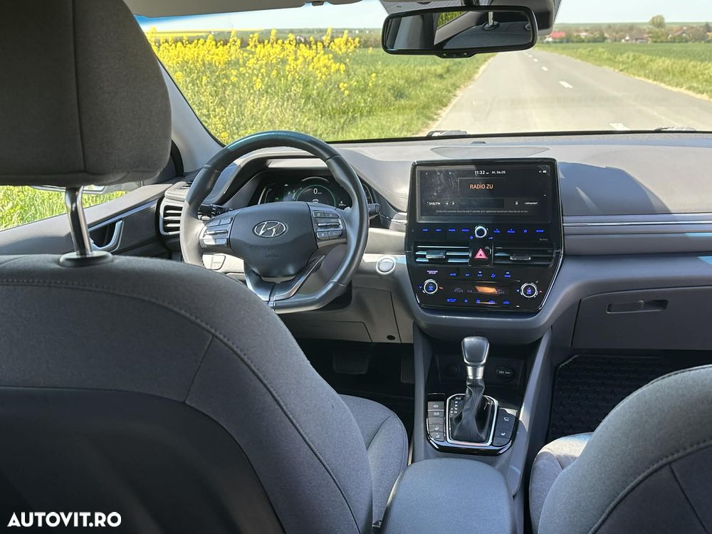Hyundai IONIQ - 22