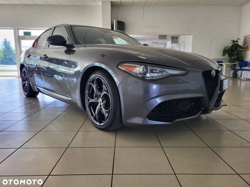 Alfa Romeo Giulia 2.0 Turbo 16V AT8-Q4 Ti - 13