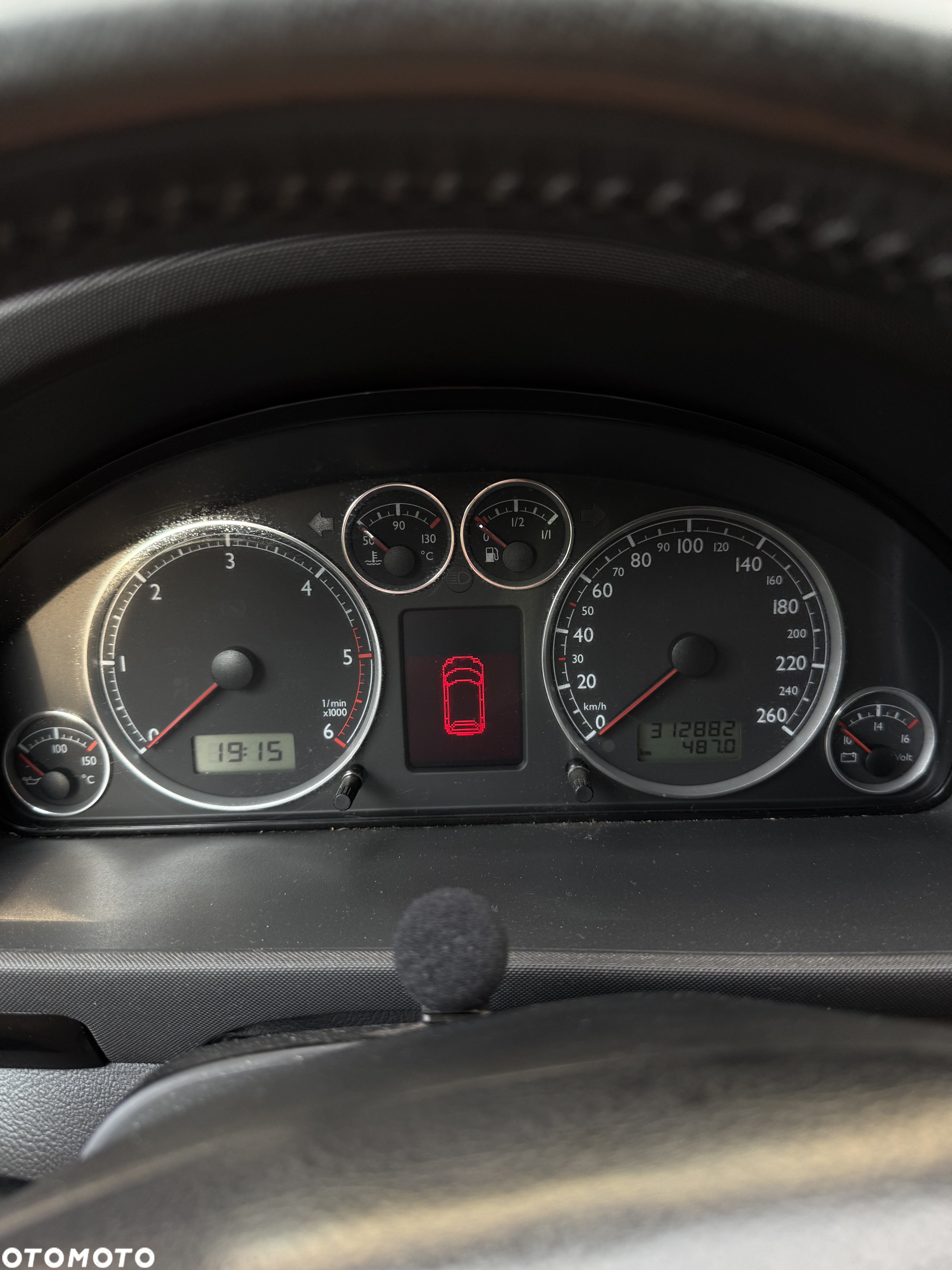Volkswagen Sharan 1.9 TDI Basis - 3