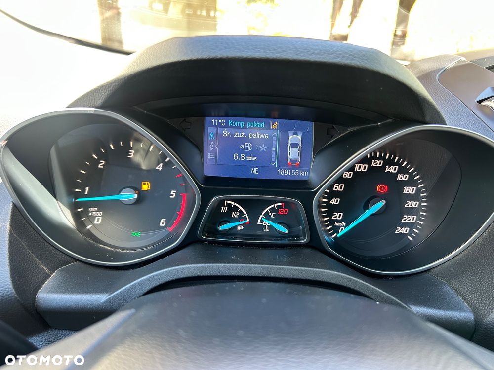 Ford Kuga 2.0 TDCi 2x4 Titanium - 17