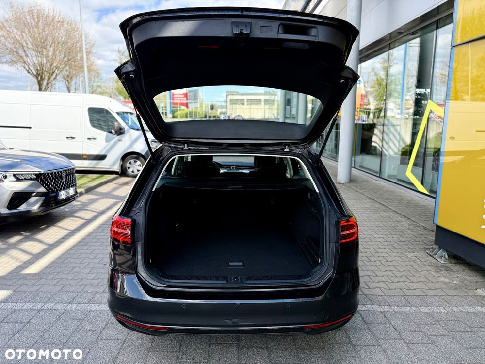 Volkswagen Passat 1.6 TDI SCR DSG Comfortline - 11