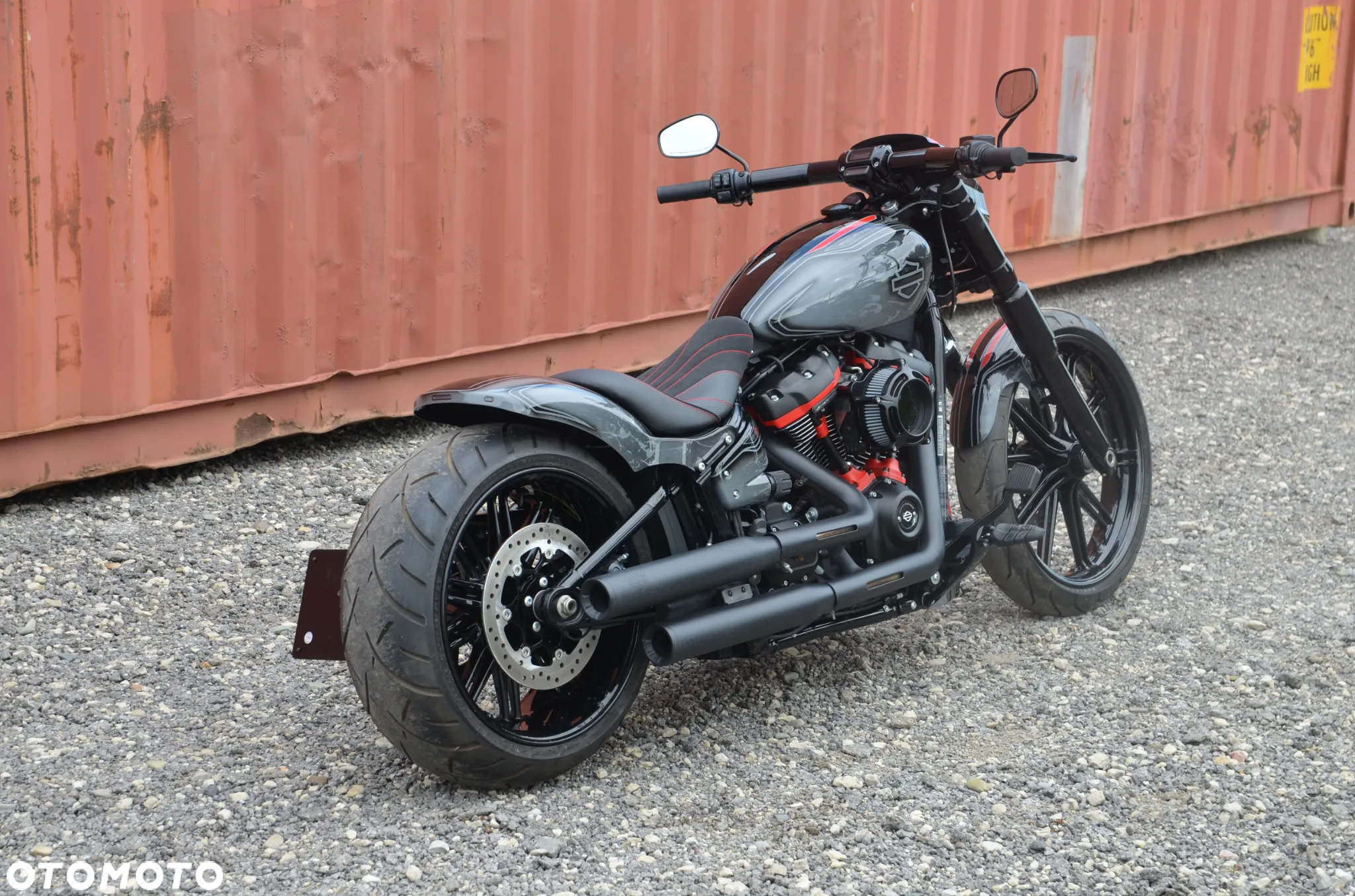 Harley-Davidson Softail Breakout - 8
