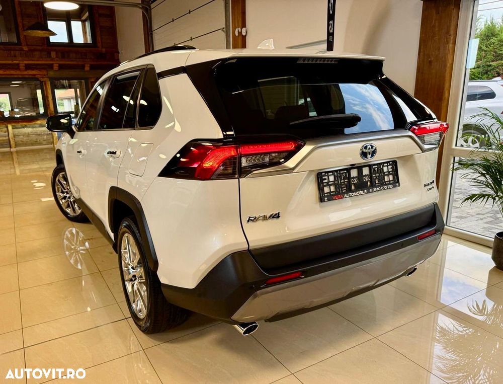 Toyota RAV4 - 8