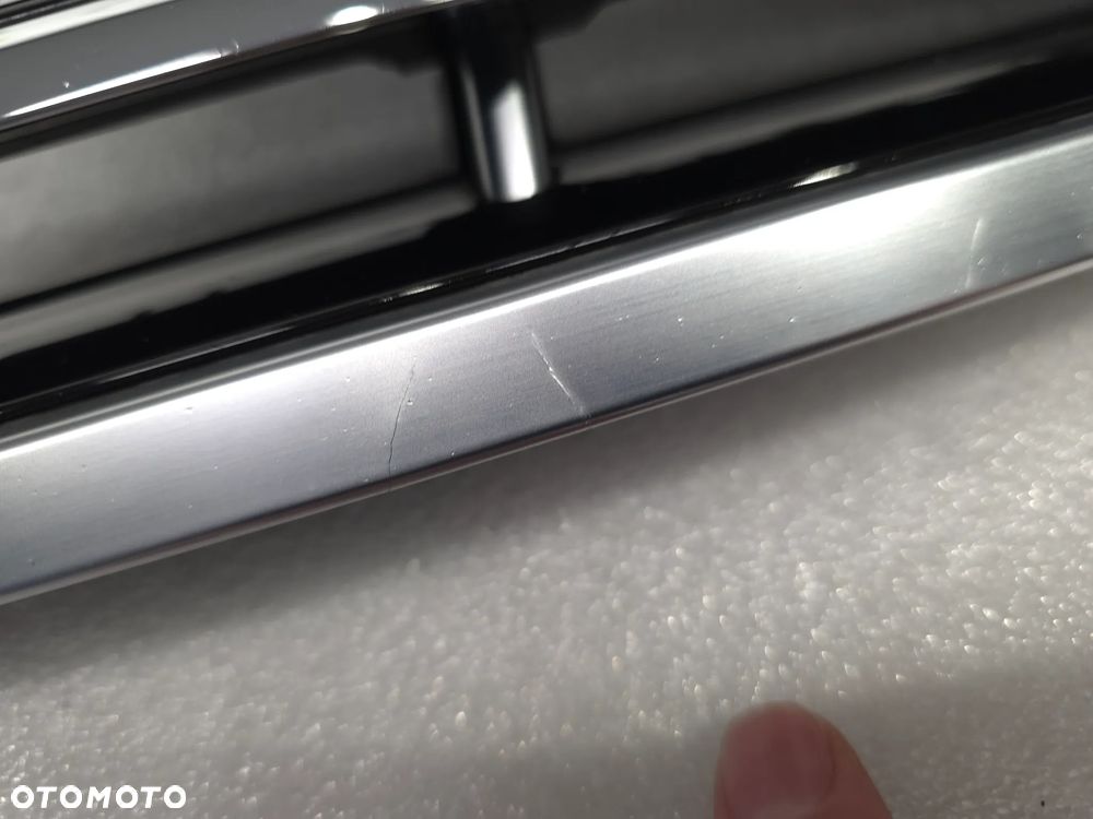 VW PASSAT CC 3C8 LIFT ZWYKŁY / R-LINE BARDZO ŁADNA ATRAPA / GRILL PRZEDNI PRZÓD W SATYNIE , NR 3C8853653A , NR AUKCJI GL851 - 20