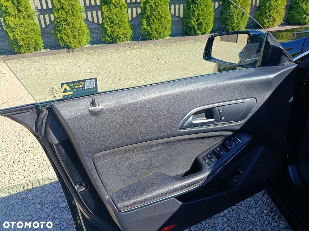 Mercedes-Benz CLA 200 7G-DCT AMG Line - 10