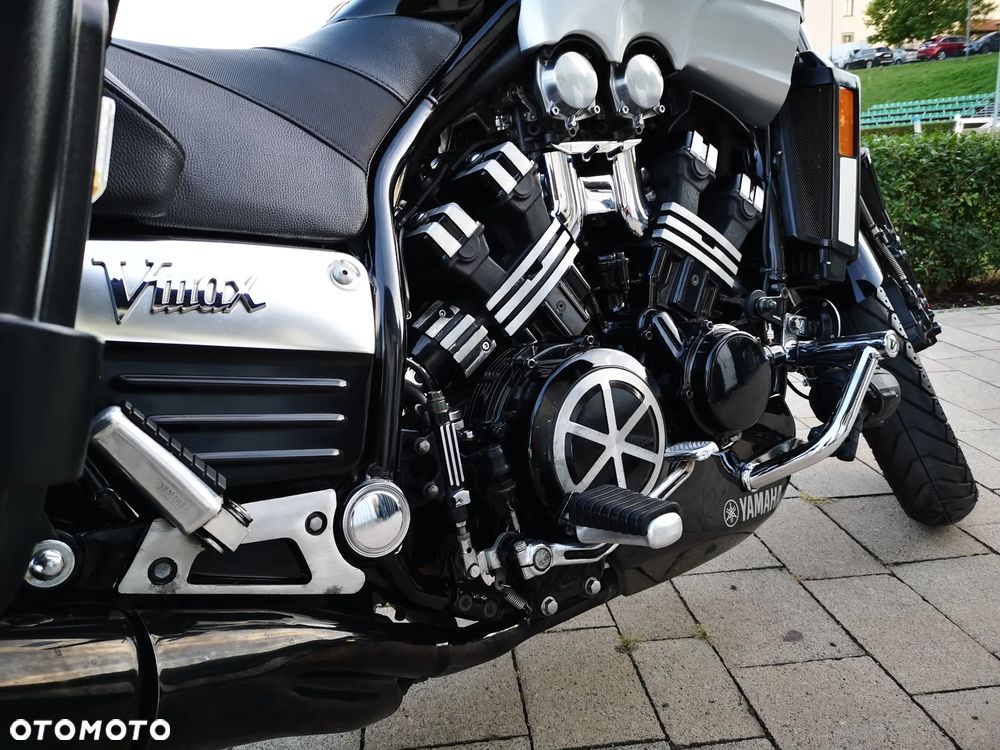Yamaha V-MAX - 11