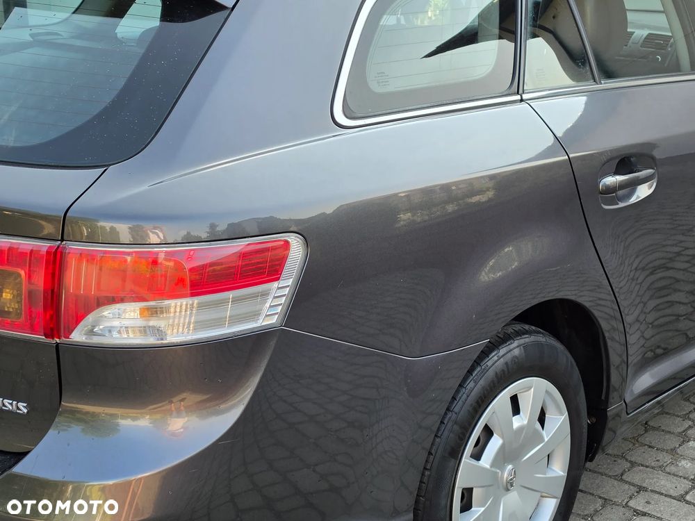 Toyota Avensis 2.0 D-4D - 26