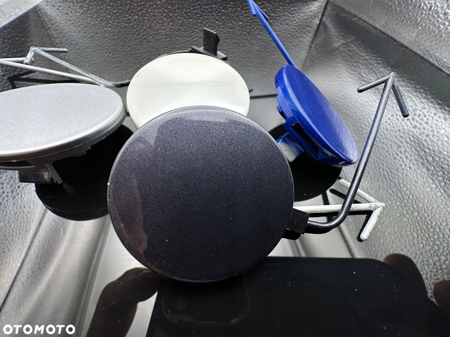 ZAŚLEPKA HAK HOL PRZÓD SEAT ALTEA / TOLEDO 5P9807241 RÓŻNE KOLORY - 1