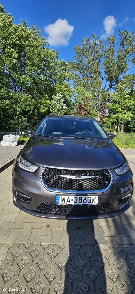 Chrysler Pacifica - 16
