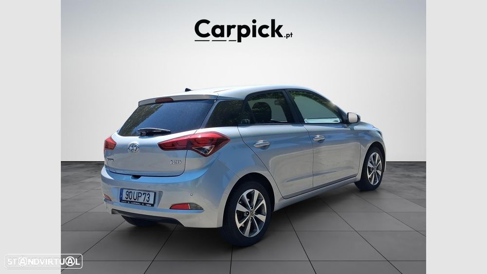 Hyundai i20 1.1 CRDi Comfort+Pack Look+JLL16 - 6