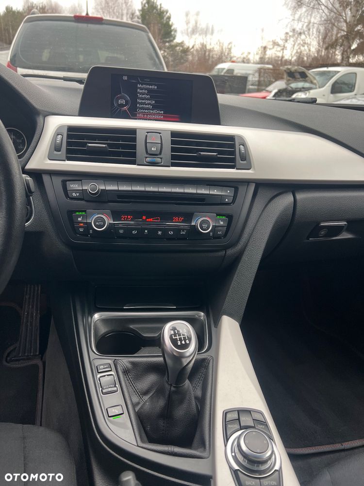 BMW Seria 3 318d Blue Performance Modern Line - 12
