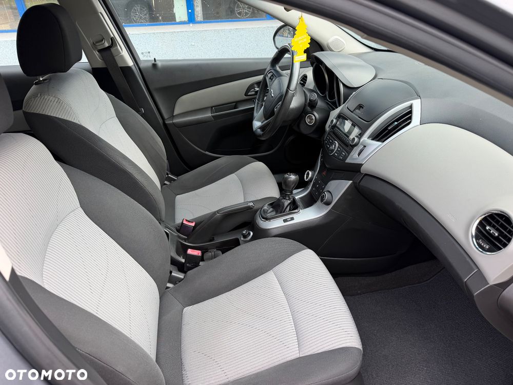 Chevrolet Cruze - 22