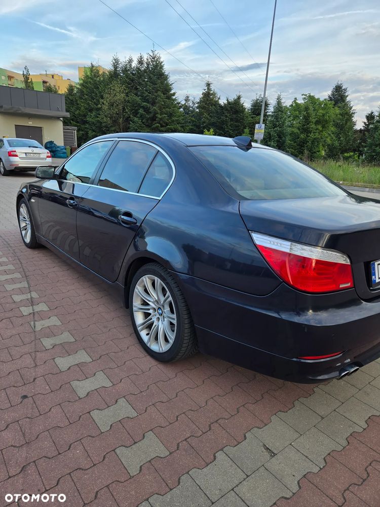 BMW Seria 5 525d - 34