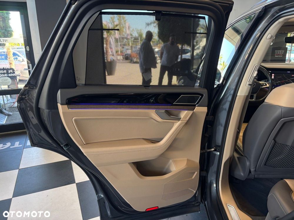 Volkswagen Touareg - 28