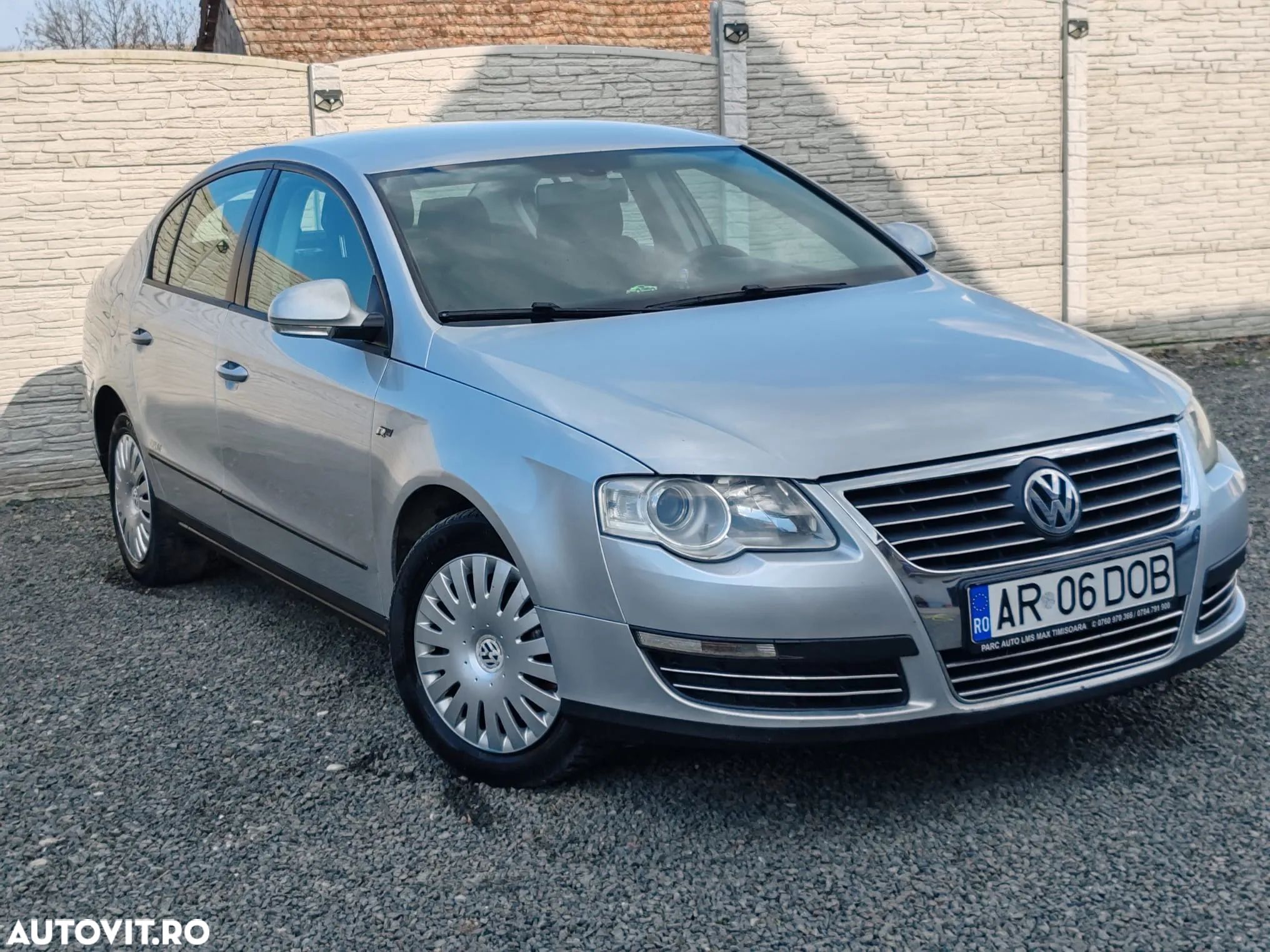 Volkswagen Passat - 1