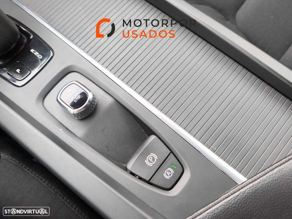 Volvo V60 2.0 B4 Momentum Geartronic - 28