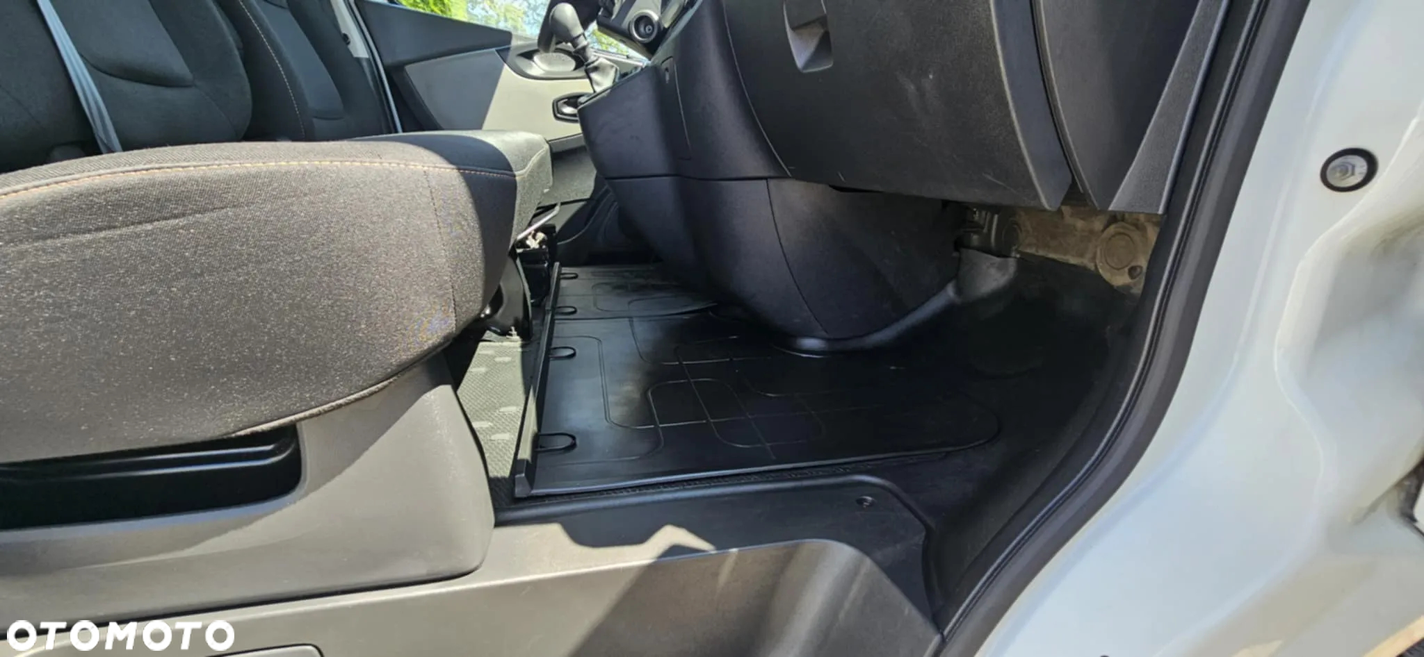 Renault Trafic - 28