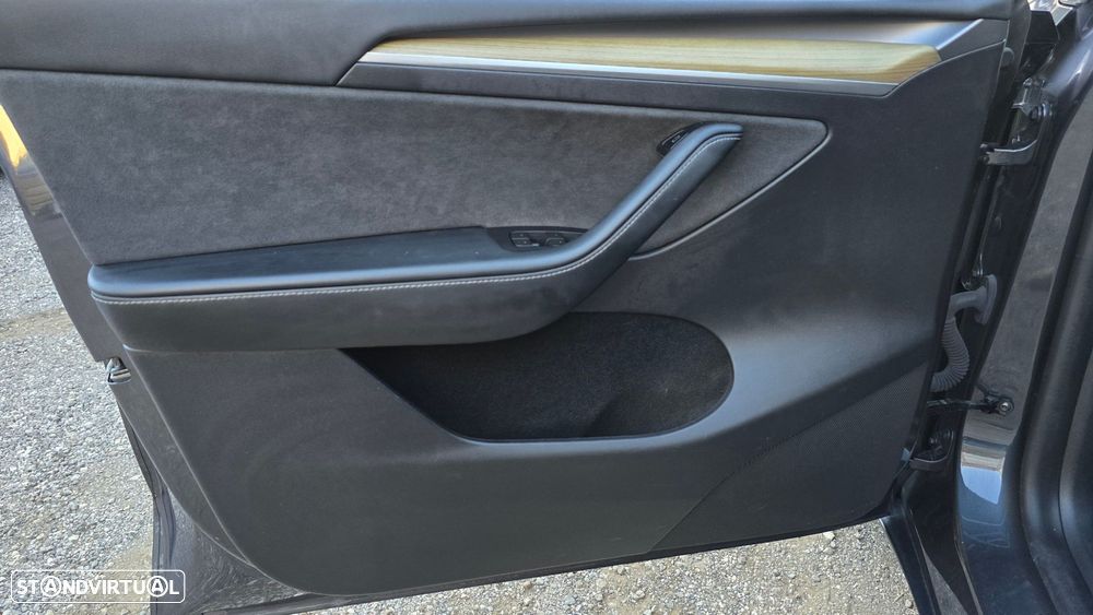 Tesla Model Y Long Range Tração Integral - 8