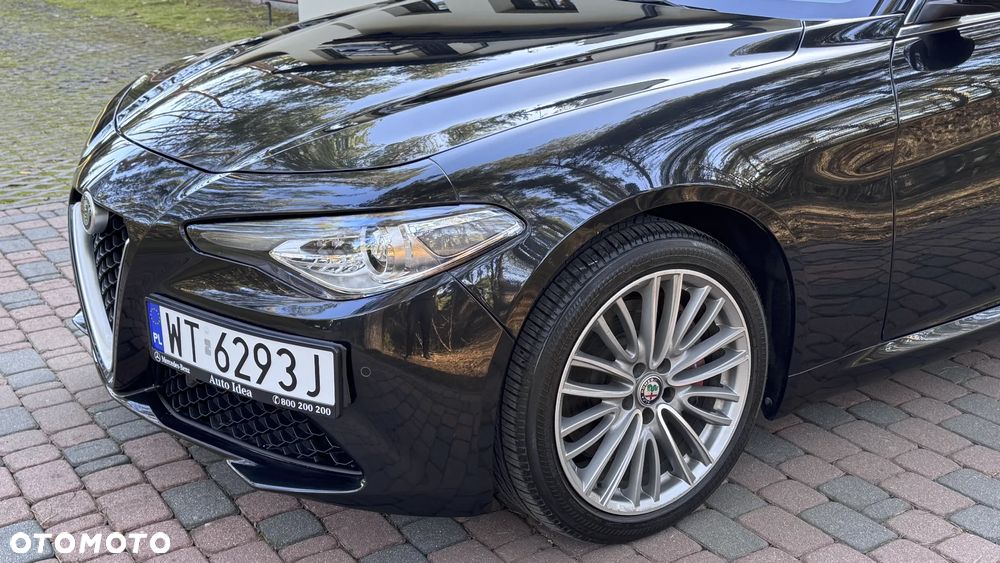 Alfa Romeo Giulia 2.0 Turbo 16V AT8-Q4 Ti - 10