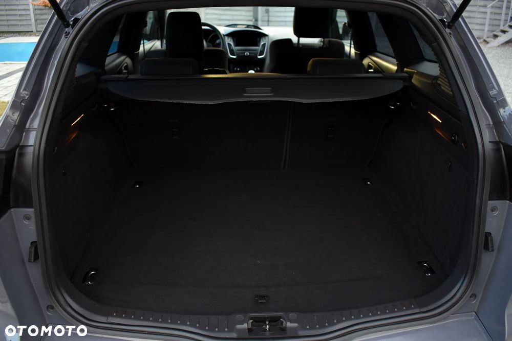 Ford Focus 2.0 TDCi ST - 40