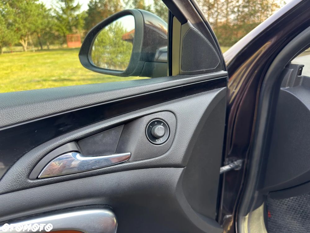 Opel Insignia - 10