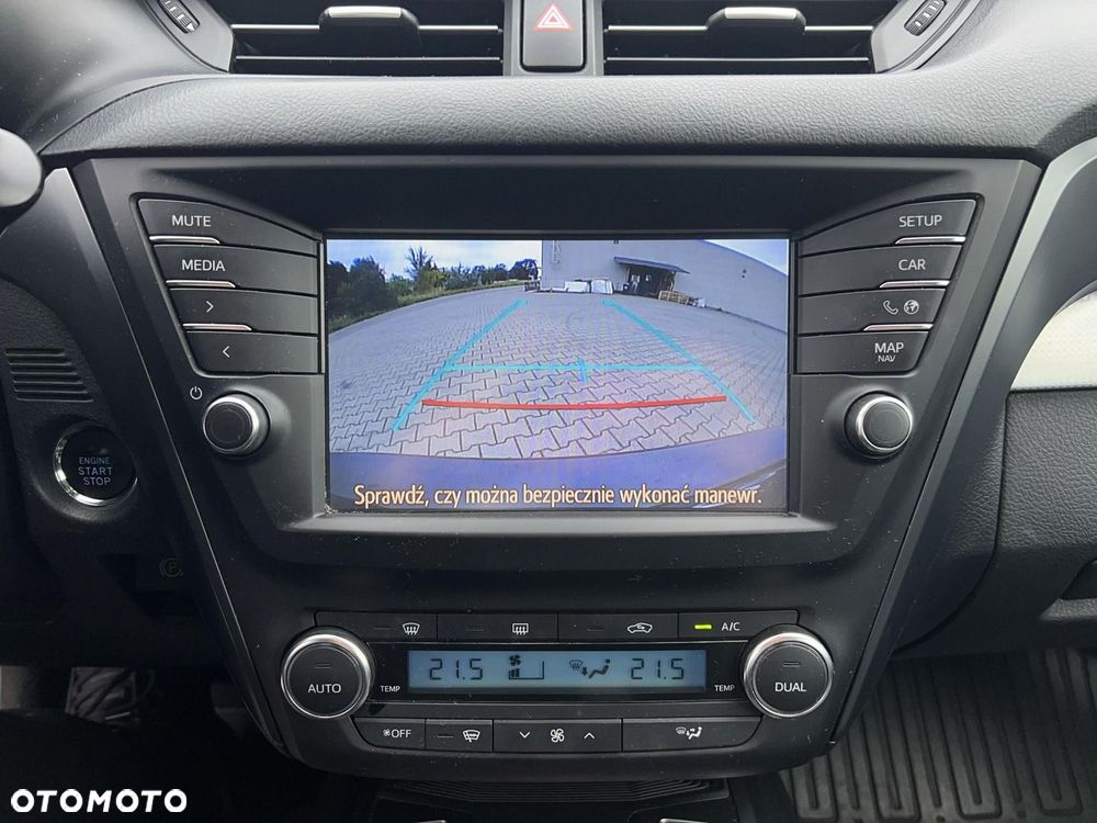 Toyota Avensis 1.8 Premium MS - 20