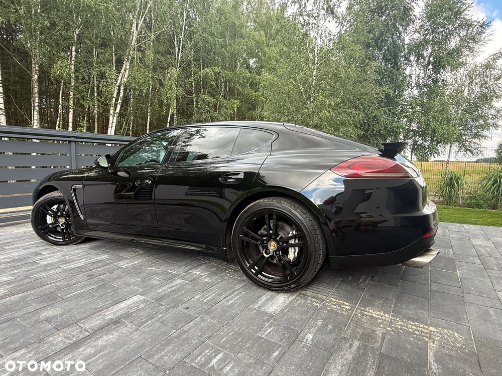 Porsche Panamera S - 1