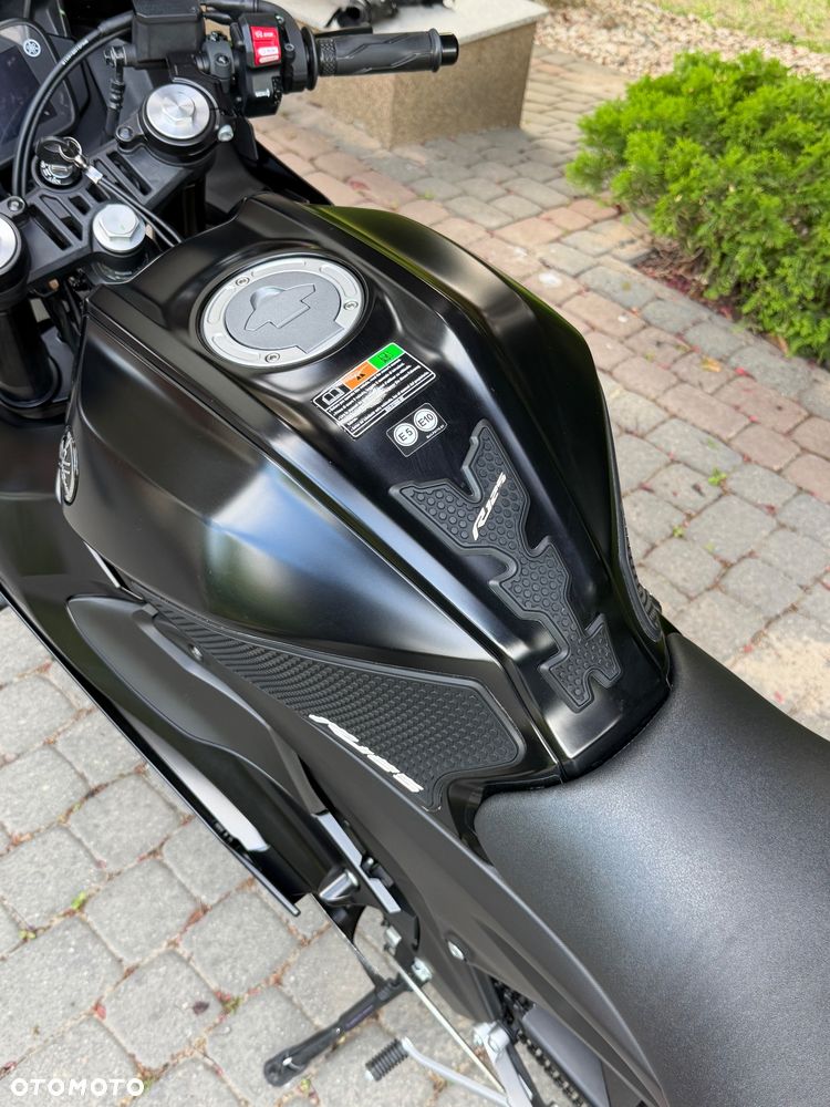 Yamaha YZF - 8