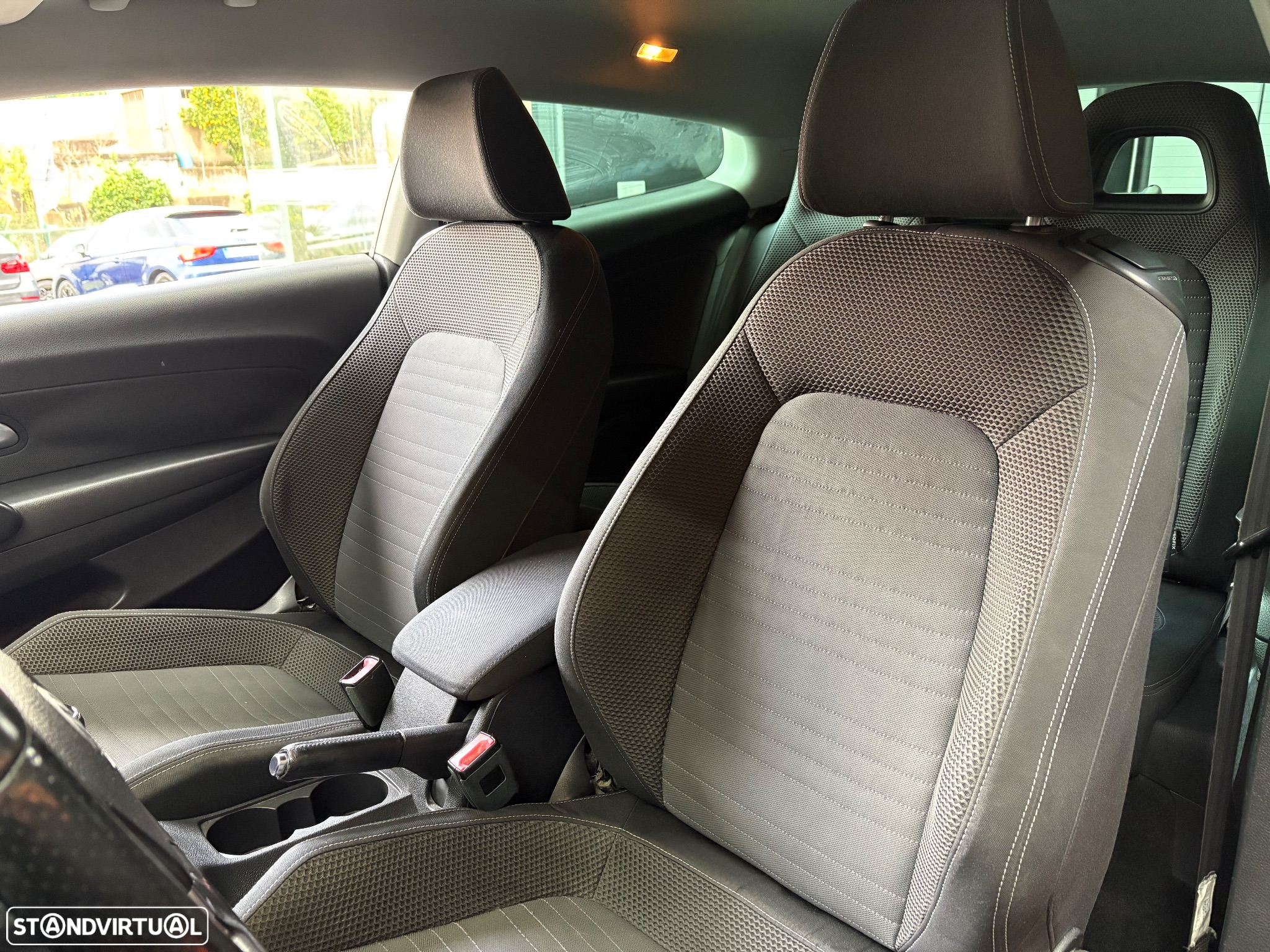 VW Scirocco 2.0 TDI Sport - 28