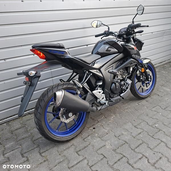 Suzuki GSX - 3