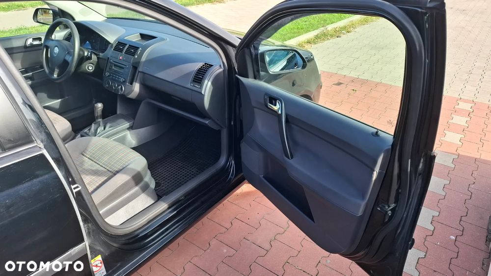 Volkswagen Polo 1.4 16V Trendline - 9