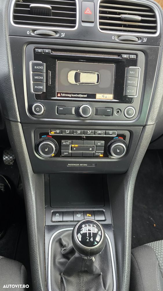 Volkswagen Golf 1.6 TDI DPF BlueMotion Technology Style - 11