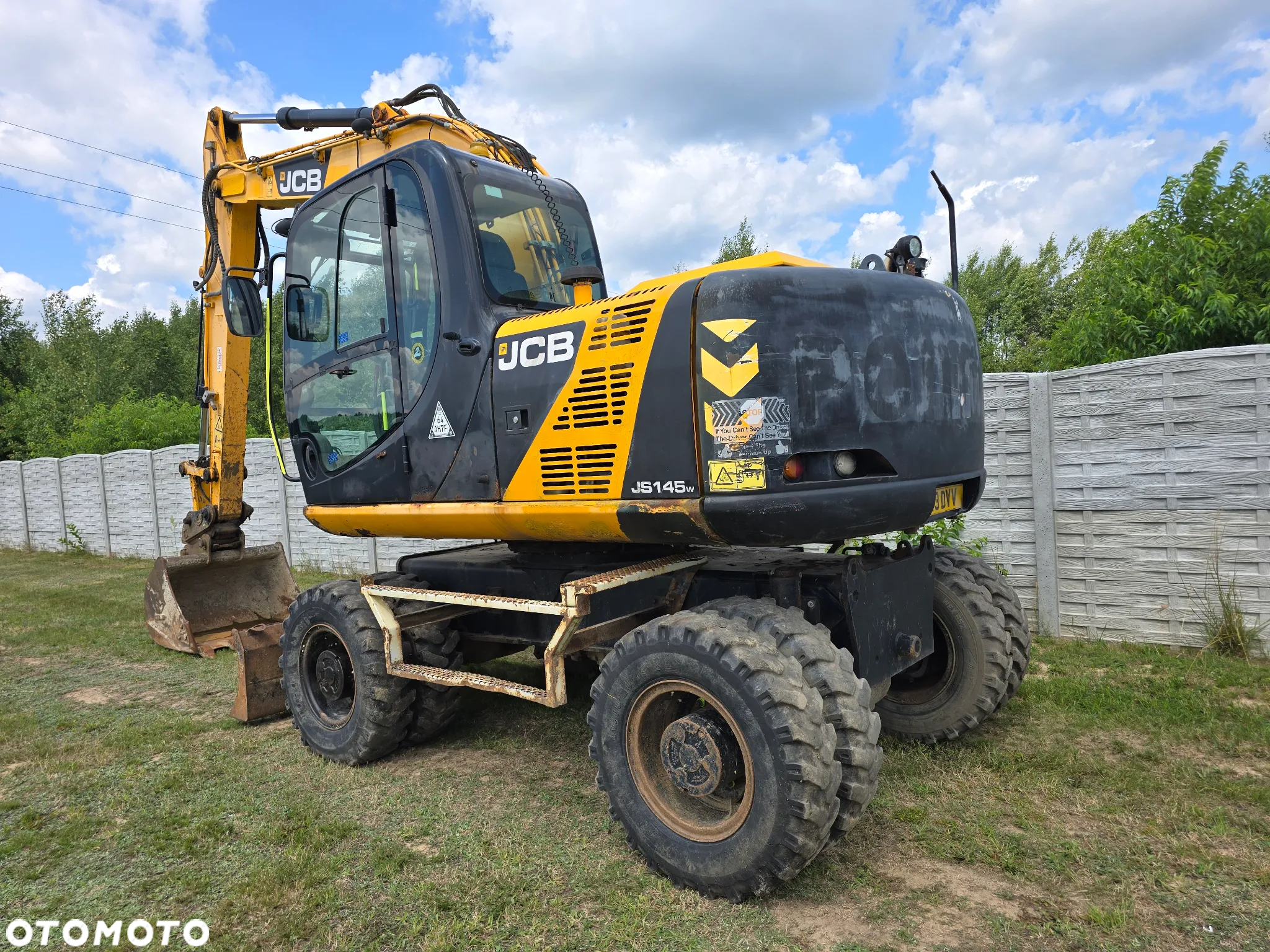 JCB - 12
