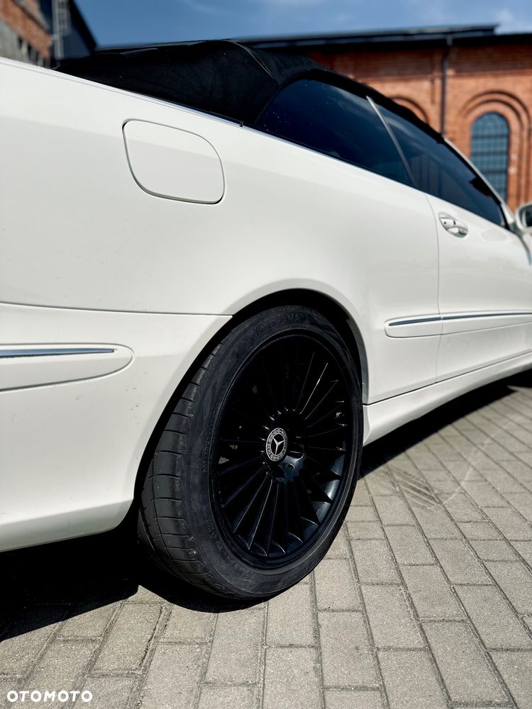 Mercedes-Benz CLK - 13