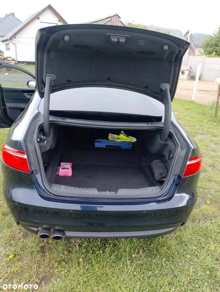 Jaguar XF 2.0 i4D AWD Prestige - 10