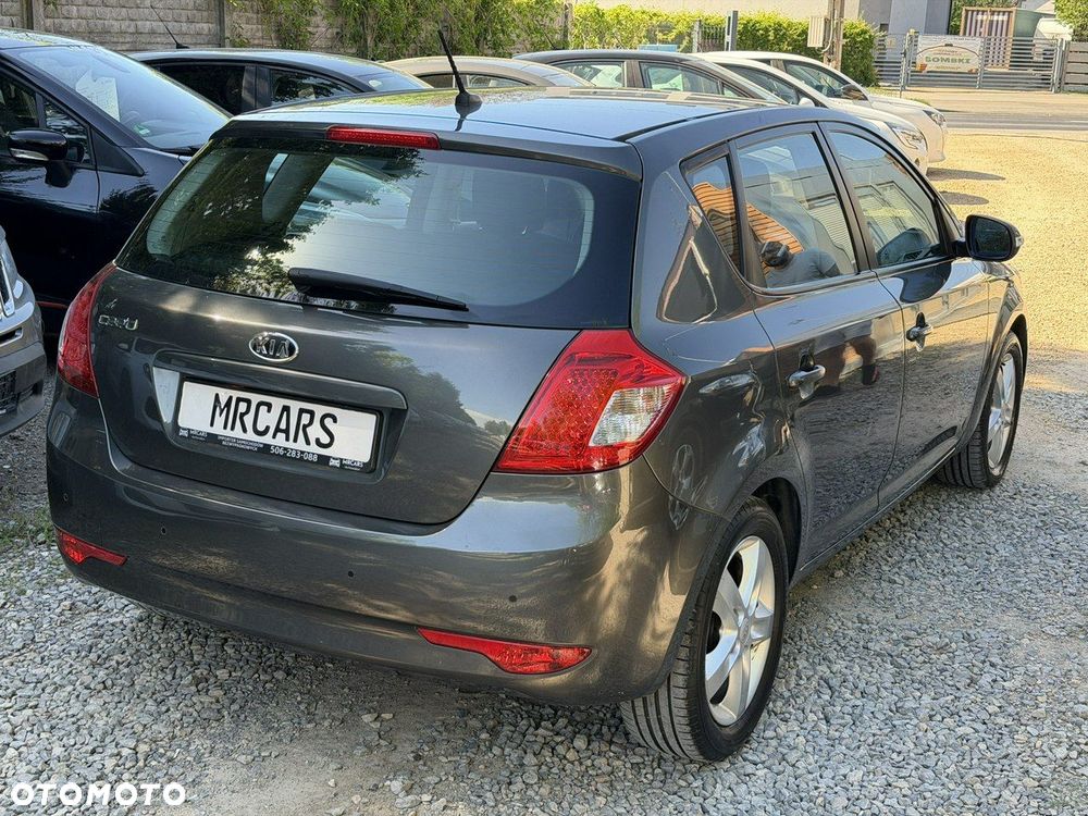 Kia Ceed - 6