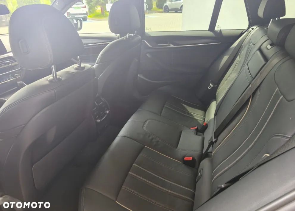 BMW Seria 5 530d xDrive M Sport Edition - 11