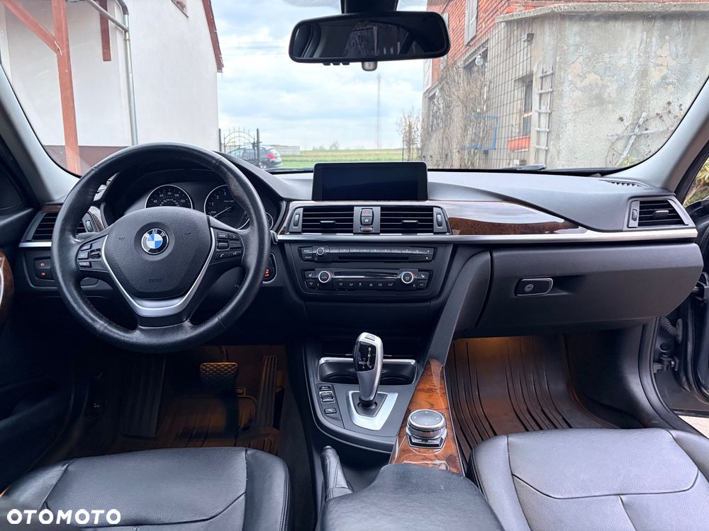 BMW Seria 3 328i xDrive Luxury Line - 10