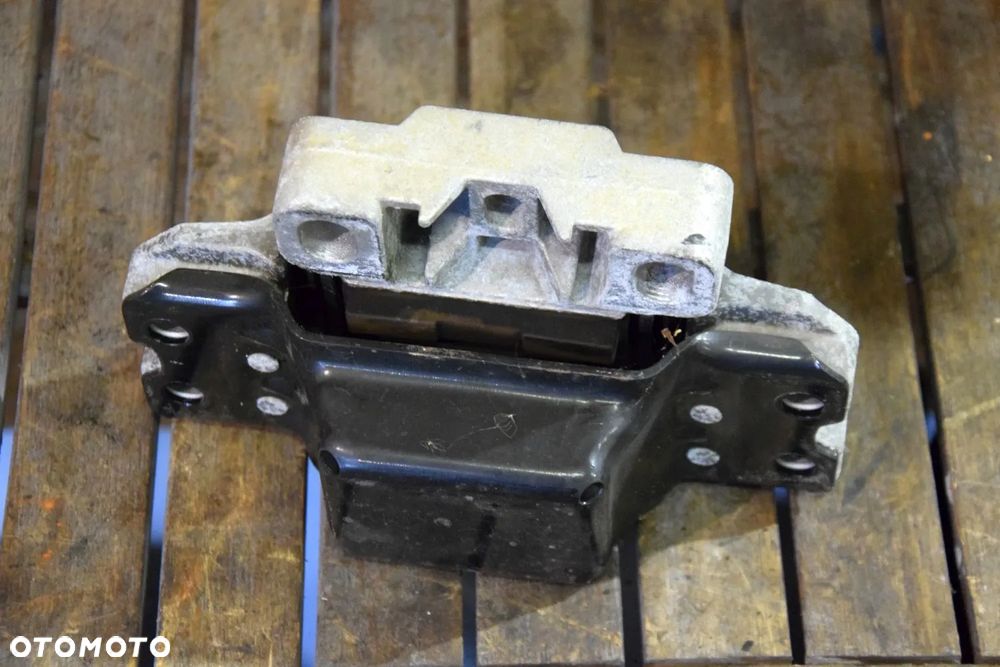 AUDI A3 8P Łapa poduszka skrzyni biegów 1K0199555M - 2