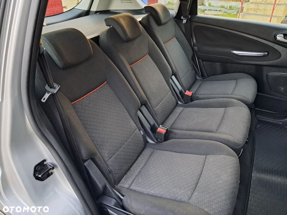 Ford S-Max 2.0 TDCi DPF Ambiente - 16