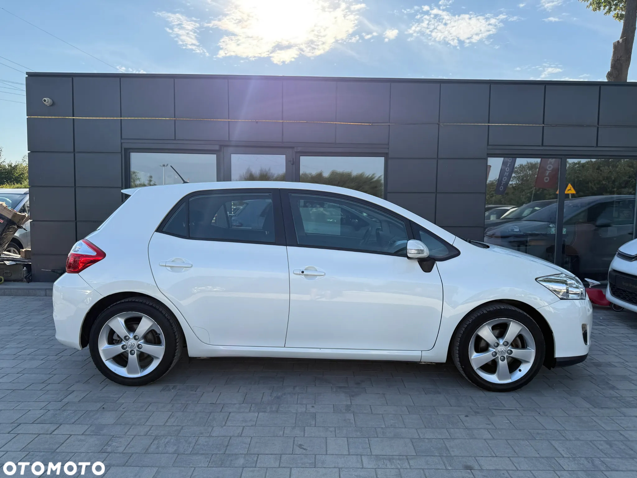 Toyota Auris 1.8 HSD Luna - 22