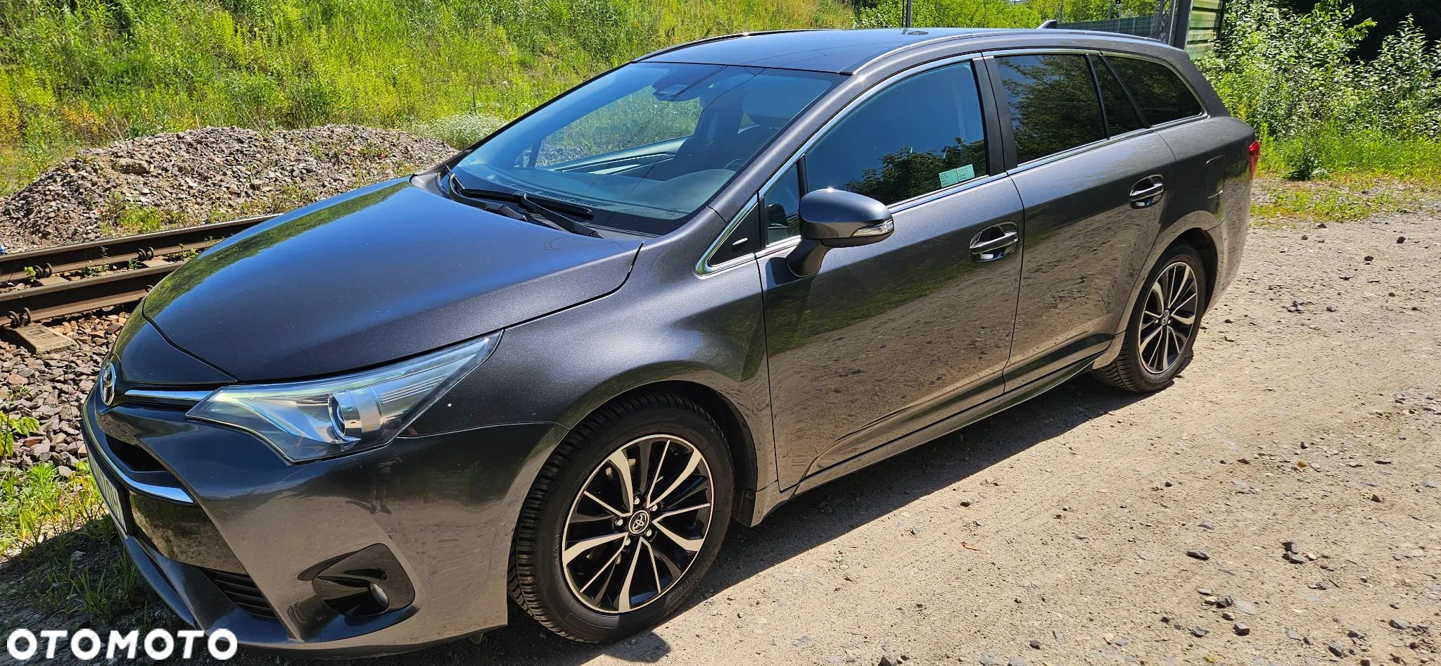 Toyota Avensis 1.8 Premium - 1