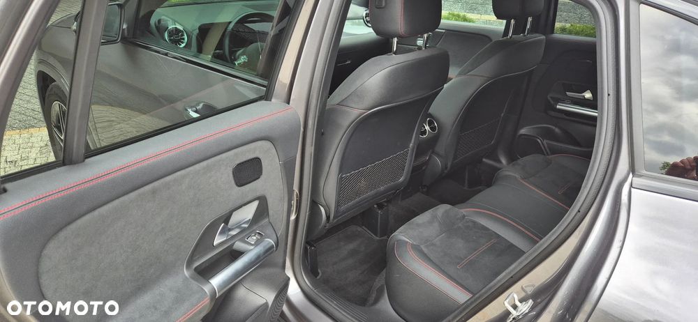 Mercedes-Benz GLA 220 d 4-Matic AMG Line - 10
