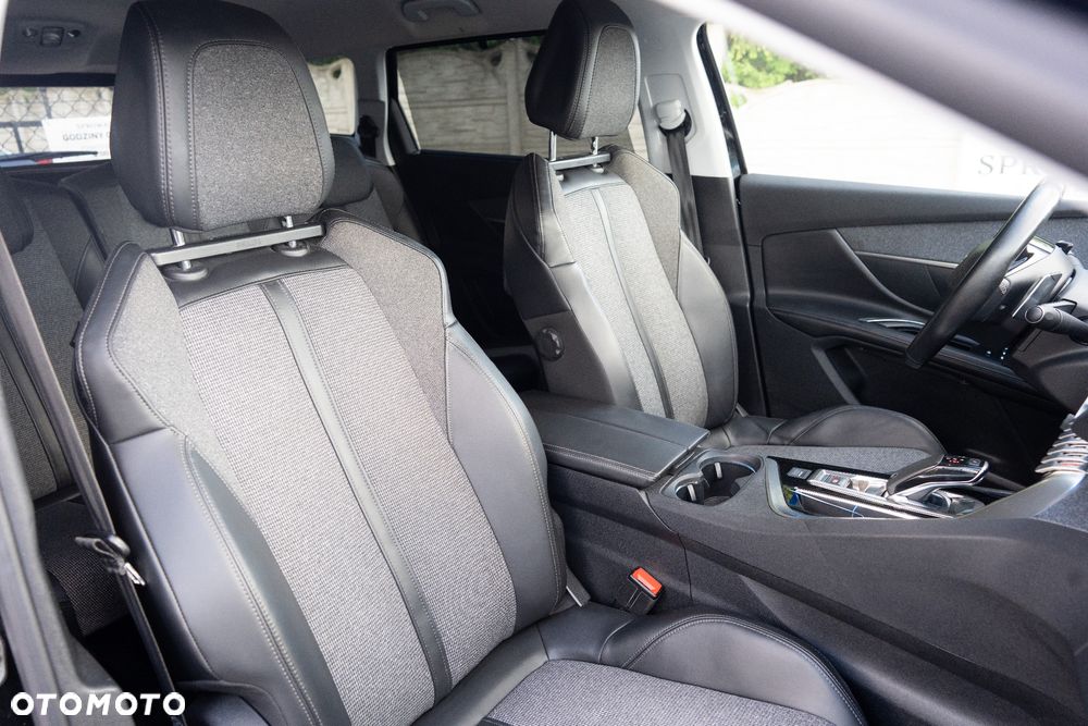 Peugeot 5008 THP 165 EAT6 Allure - 25