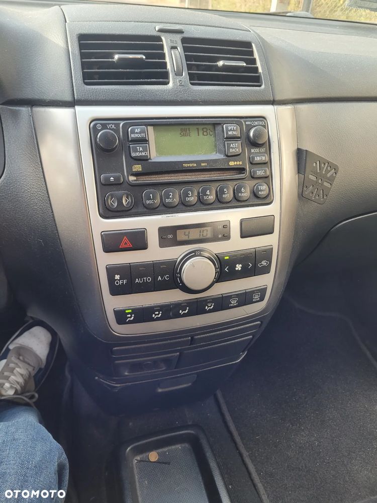 Toyota Avensis Verso Standard - 10