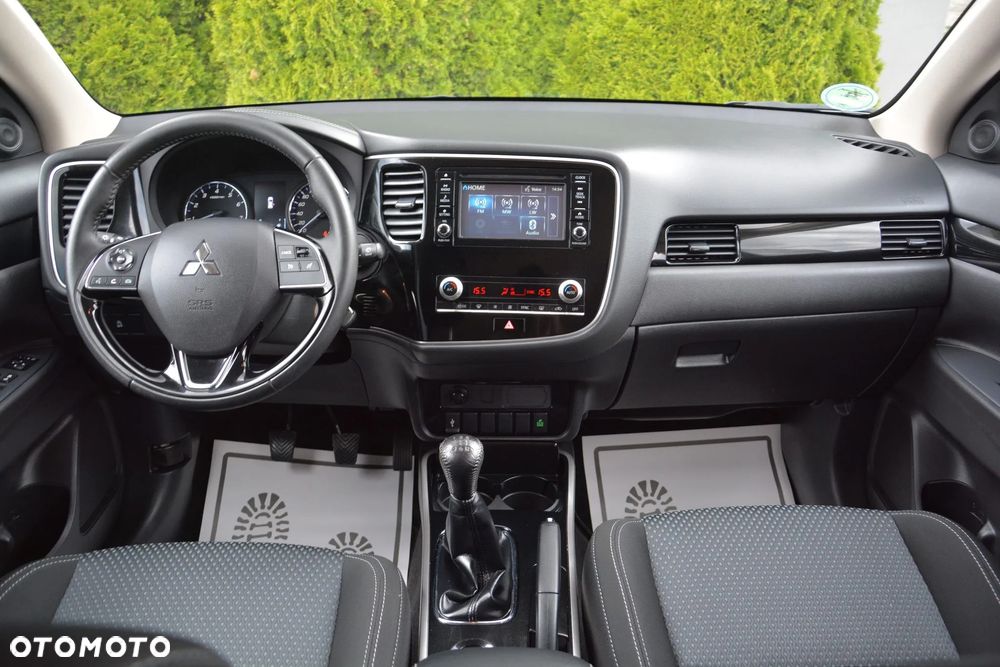 Mitsubishi Outlander - 20