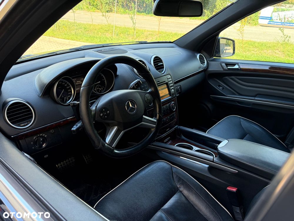 Mercedes-Benz ML - 12