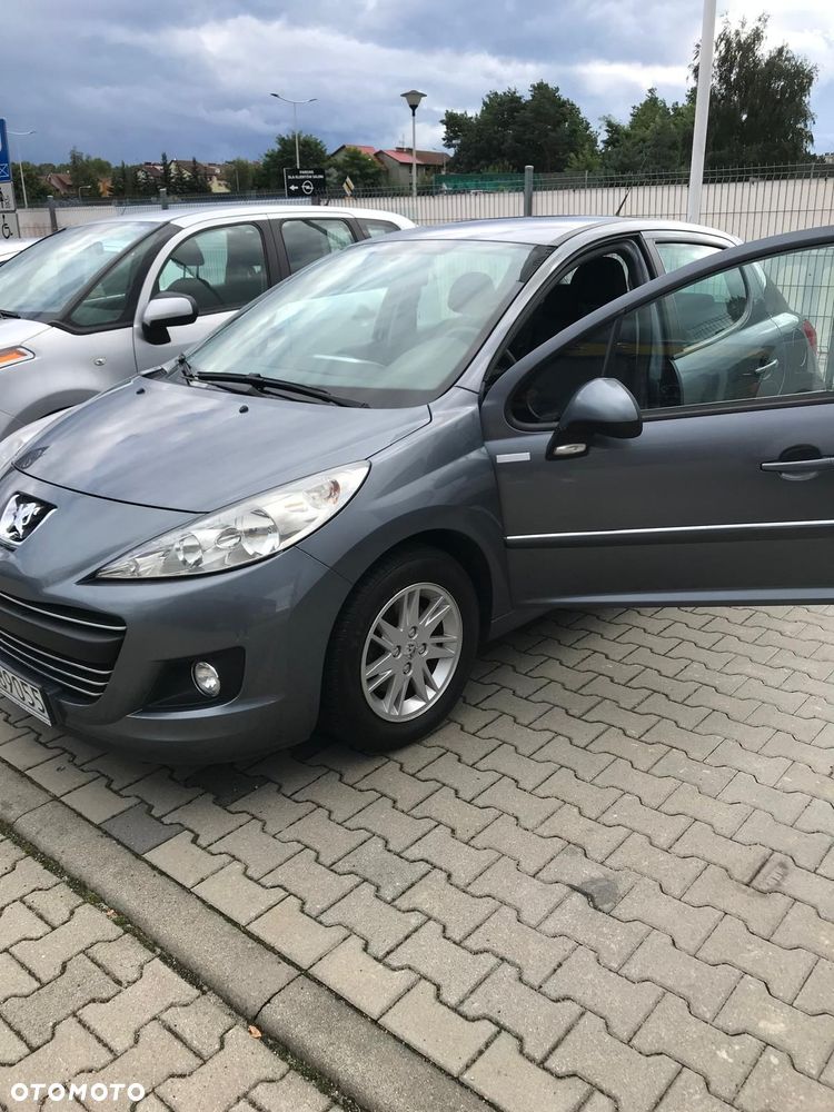 Peugeot 207 - 1