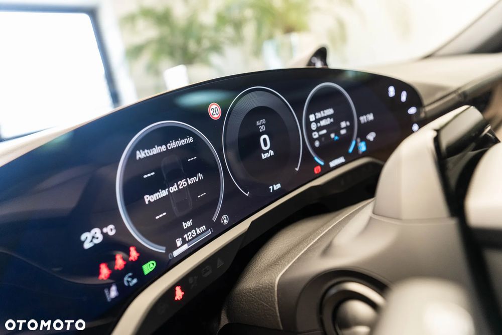 Porsche Taycan 4 - 20