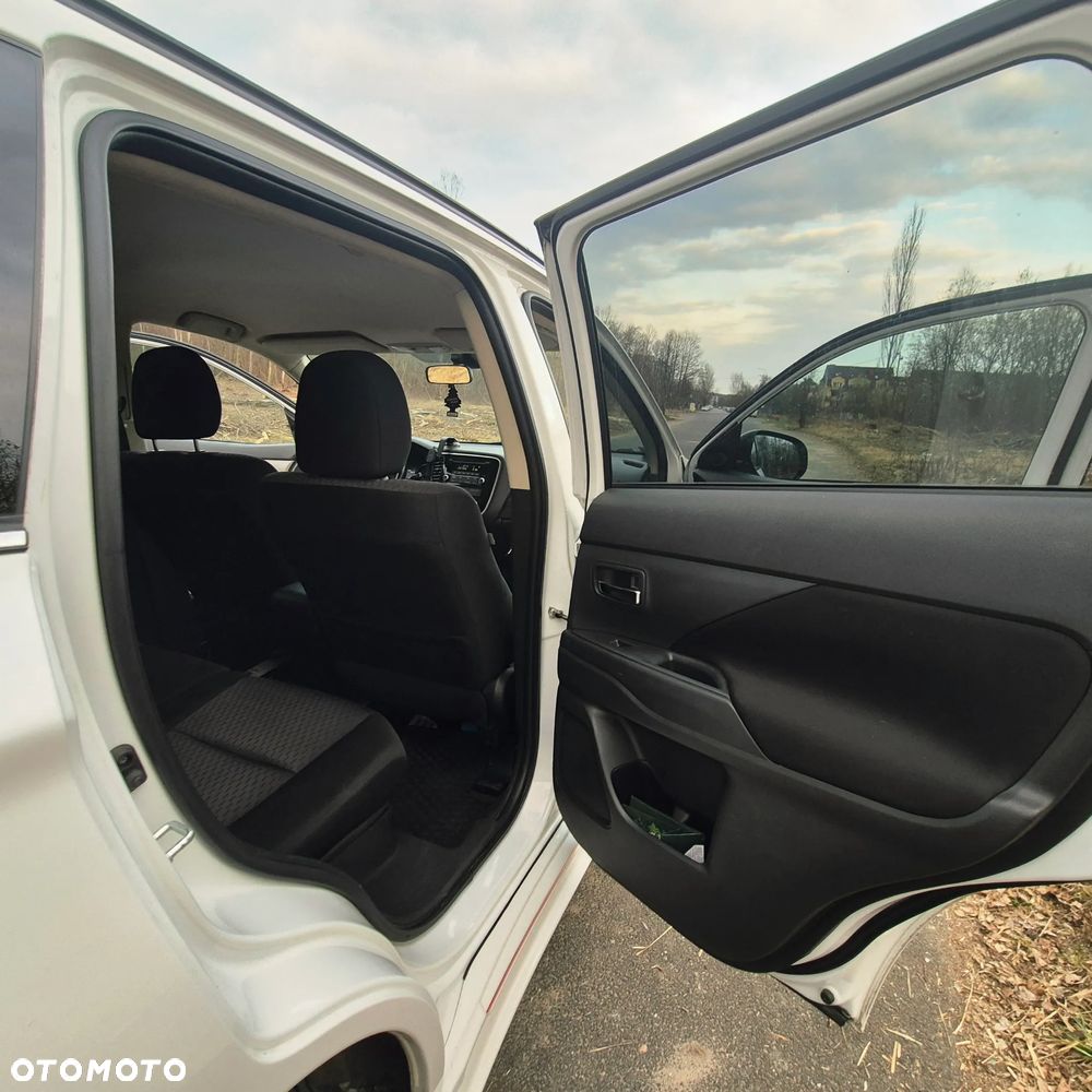 Mitsubishi Outlander - 22